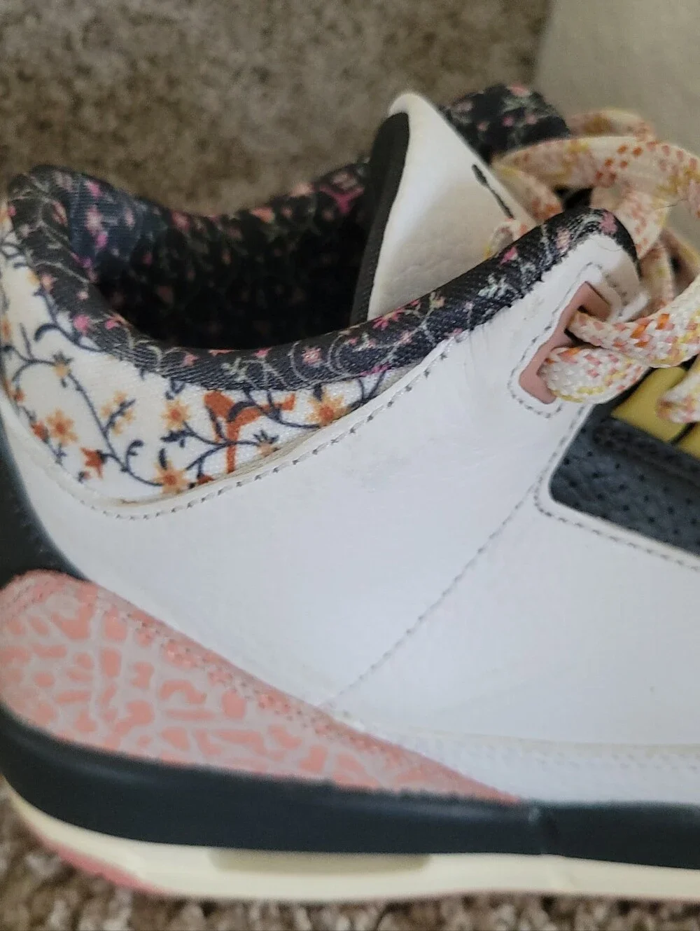 Air Jordan 3 Retro GS 'Vintage Floral' sneaker  Size 5Y